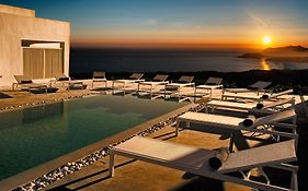 May Seven Suites - Adults Only